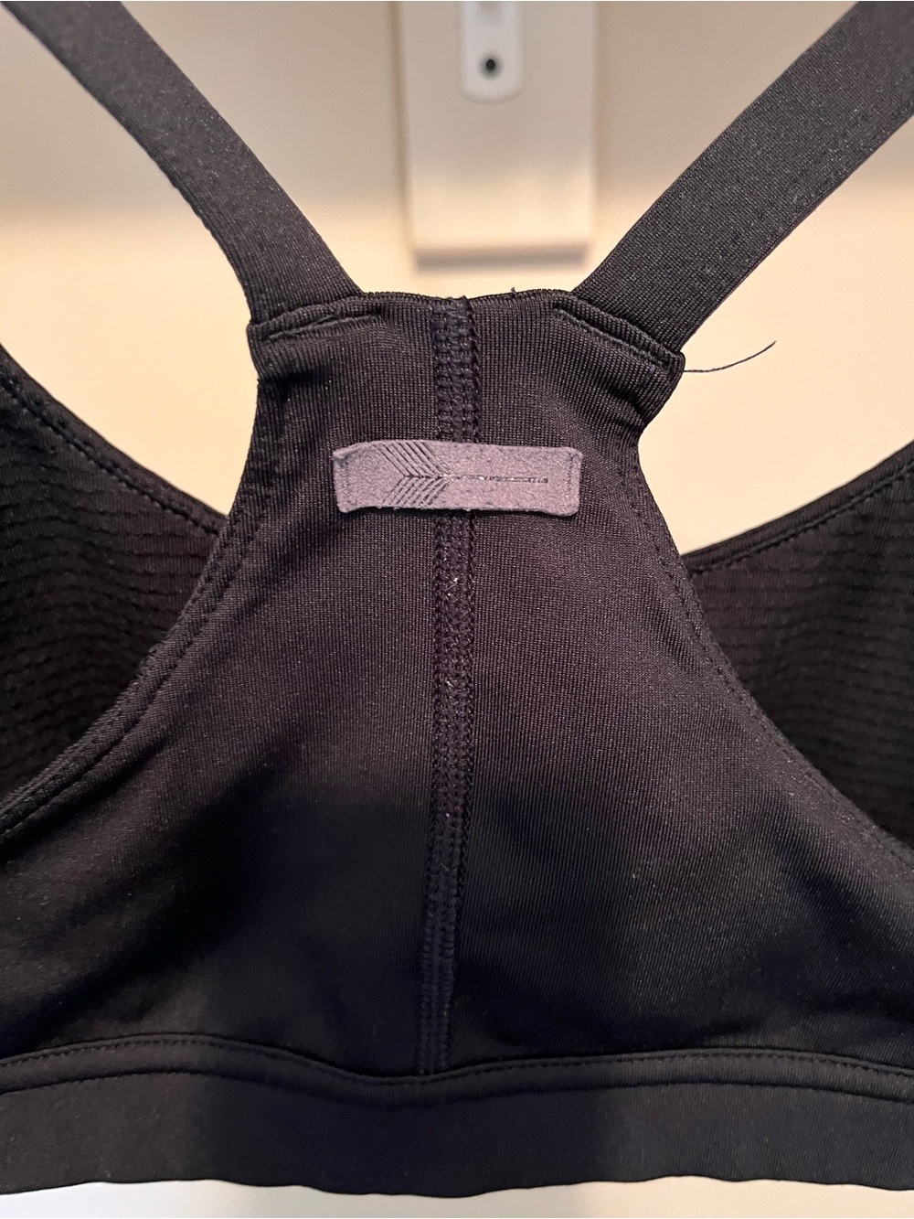 oiselle Black Logo High 10 Sports Bra - Picture 4 of 4